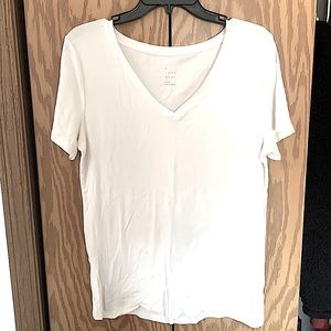 this tee is a staple! it’s thinner but is still perfect for everyday wear!